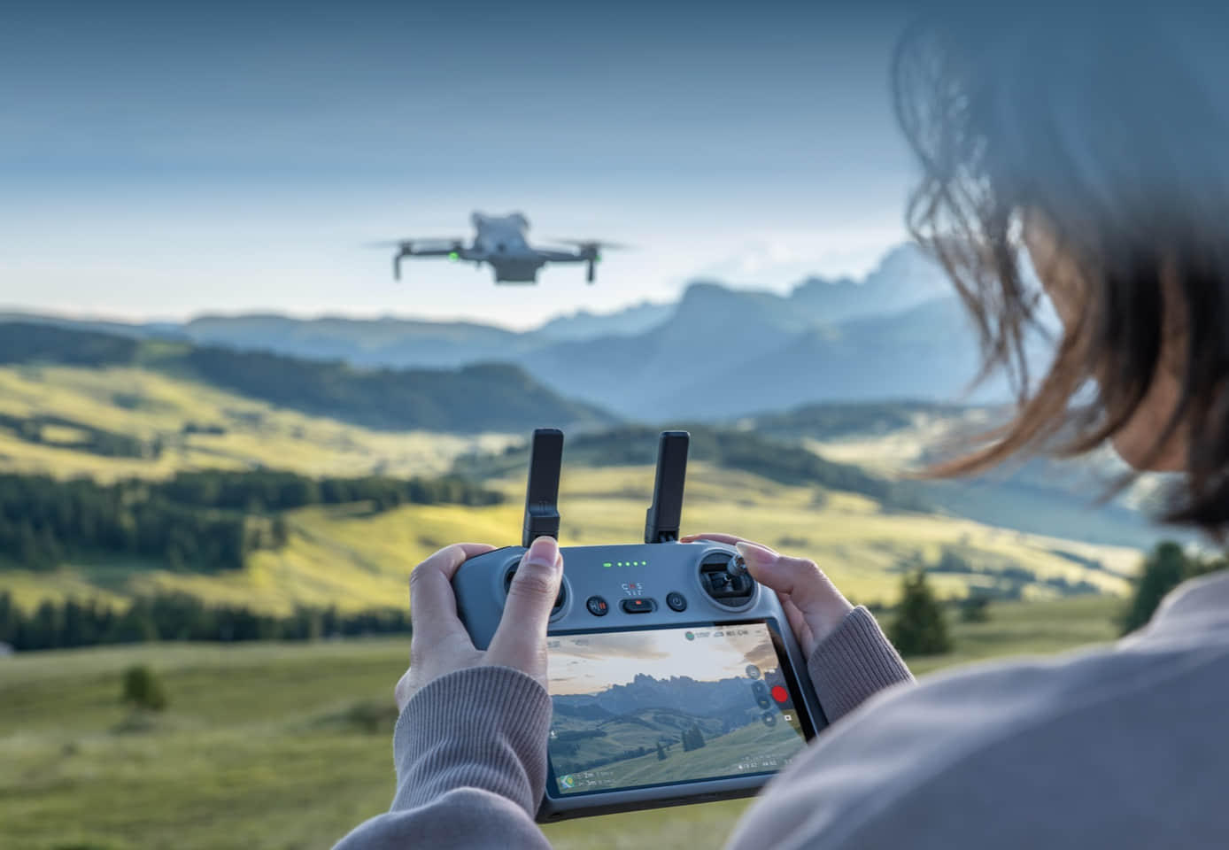 DJI Mini 5 Pro Fly More Combo Drone 1-Inch CMOS Nightscape Camera Obstacle Sensing Beginner-Friendly Includes Remote Control Elite