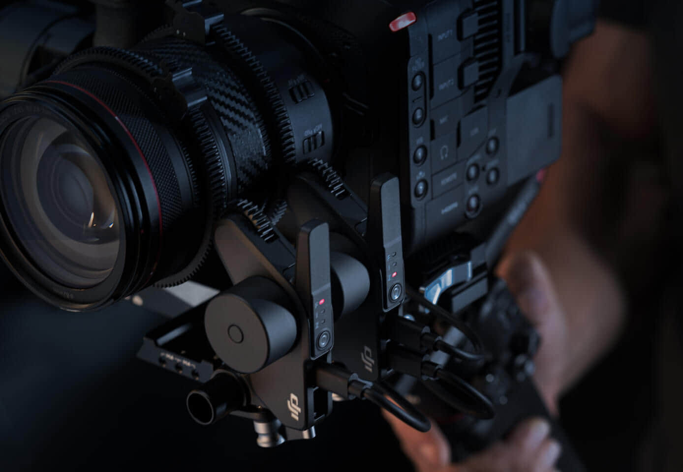 For DJI RS 4 Pro 3-Axis Gimbal Stabilizer for DSLR Cinema Cameras Compatible for Canon Native Vertical Shooting 4.5kg (10lbs) Elite